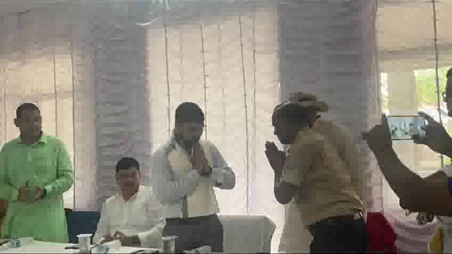 विधान परिषद सदस्य ने विद्यालय जिर्णोद्धार का किया उद्घाटन