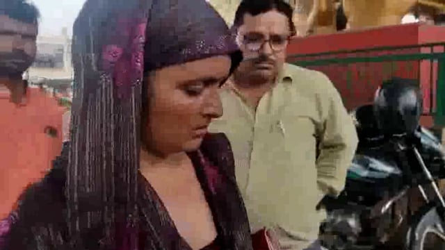 थाना हाईवे के गोवर्धन चौराहे पर गांव जा रही महिला को टैप्पेबाजो ने बनाया निशाना सोने की चेन तीन अंगूठी ले गये बदमाश