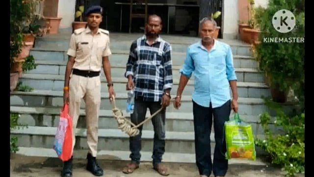 केवाल से पुलिस ने दो मोटरसाइकिल पर लदा 125 लीटर देसी महुआ शराब किया बरामद दो धंधेबाज को किया गिरफ्तार