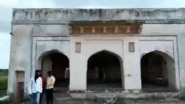 राणी महल येथील विहिरीत सडलेल्या अवस्थेत एका पुरुष जातीचा मृतदेह आढळला