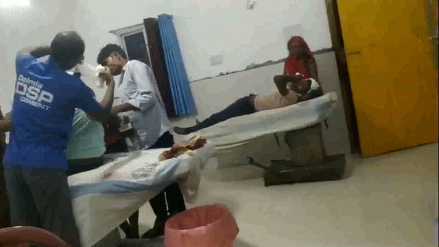 दो पक्षों में हुई जमकर मारपीट में चार व्यक्ति बुरी तरह जख्मी, प्राथमिक उपचार के बाद सदर अस्पताल बांका किया गया रेफर