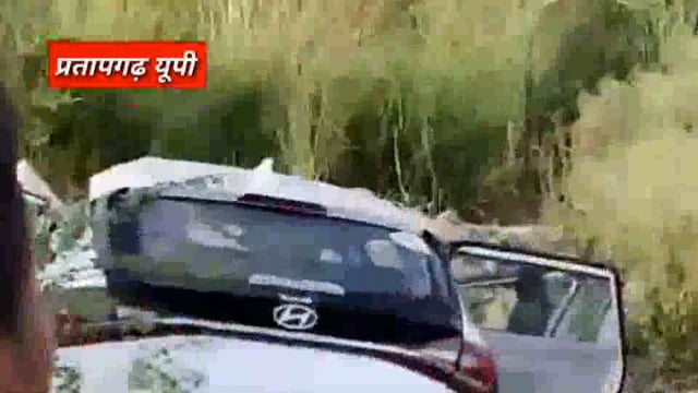 प्रतापगढ़। आसपुर देवसरा थाना क्षेत्र के ढकवा बाजार में बाइक व कार में आमने-सामने भिड़ंत हो गयी