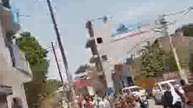 naye Kanoon Ka Asar Vakil Sahab Daroga ji ko ghuskhori Mein pakad kar le Jaate Hue