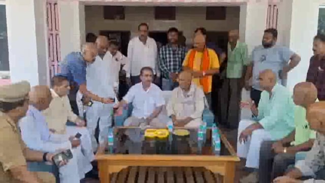 वन माफियाओं पर कार्रवाई को लेकर दरोगा से ली जानकारी दिए आवश्यक दिशा निर्देश।