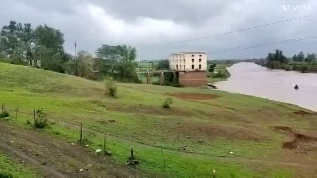 कोल्हापूर जिल्ह्यातील नऊ बंधारे पाण्याखाली.