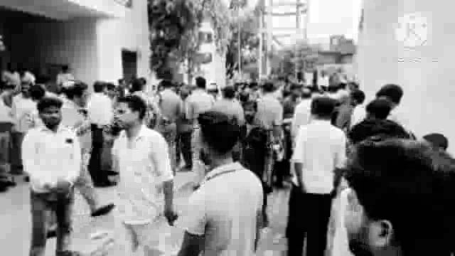 हाथरस में सत्संग के दौरान मची भगदड़ में मथुरा पहुंचे मृतकों के शव, मातम के माहौल में किया गया अंतिम संस्कार।