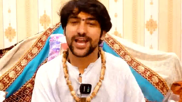 Bageshwar Dham Mein Baba Dhirendra Shastri ne apne samarthakon se kaha hai ki aap log Ghadi per utsah manayen up ke Hathras ke ghatna ko ko Dekhte hue Bageshwar Baba Ne Mana kiya hai ki aap Log Yahan mat aaiae Baba Ji Ka 4 July ko Janm Din tha Usi ke Utsav Mein Bheed ekattha hoti lekin unhone ek video viral Karke Bata Diya Hai Logon Ko ki aap log Garib per hi usko manae