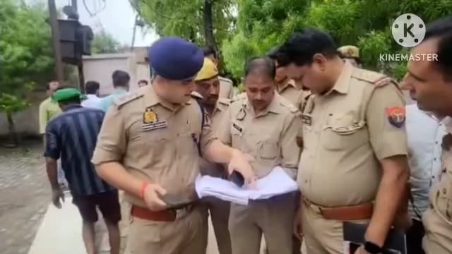 हाथरस पहुंचे मुख्यमंत्री योगी आदित्यनाथ घायलों का जाना हाल, घटना स्थल का उच्च अधिकारियों के साथ बारिकी से किया निरीक्षण।