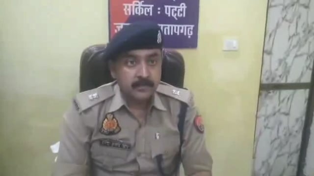लापता मासूम की कुंए में मिली लाश, परिजनों मची चीख पुकार 

एएसपी दुर्गेश सिंह की बाइट