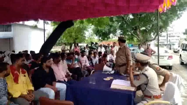 सावन माह के पावन पर्व व मुहर्रम त्योहार के दृष्टिगत तरबगंज थाने पर एडिशनल एसपी की अध्यक्षता में पीस कमेटी की हुई बैठक 