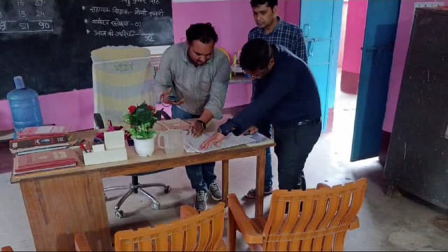 जिला पदाधिकारी के निर्देश पर वरीय पदाधिकारी ने विद्यालय एवं आंगनबाड़ी केंद्रों का किया निरीक्षण