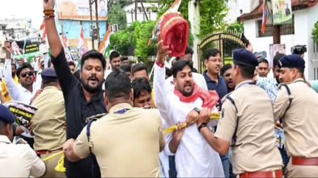 छत्तीसगढ़ में NSUI के प्रदर्शन पर कांग्रेस ने लगाई रोक, बिना अनुमति आंदोलन पर होगी संगठनात्मक कार्यवाही।