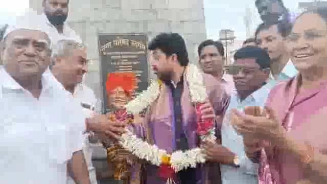 पत्रकार भवन बांधकामासाठी 4 कोटींचा निधी मंजूर,मंत्री संजय बनसोडे यांचा सत्कार