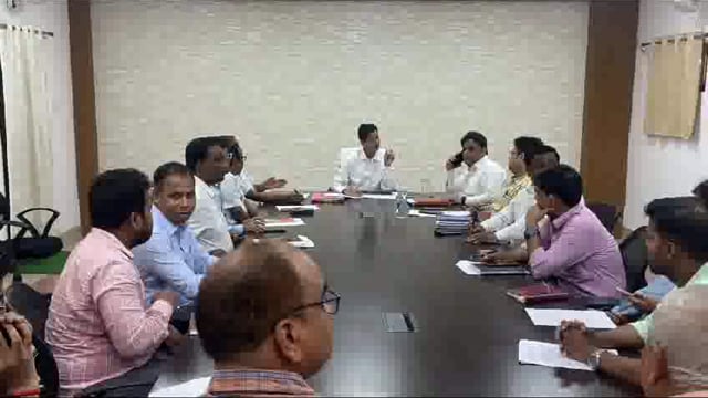 लंबित पत्रों की गई समीक्षा बैठक, जल्द निष्पादन का दिए निर्देश