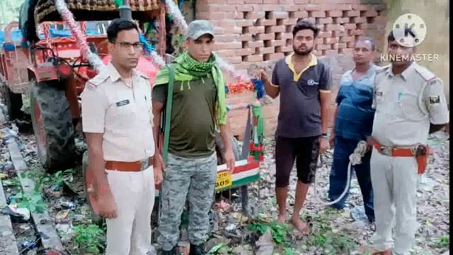 पुलिस ने धनार्जन नदी के राजन बालू घाट से बालू लोड एक ट्रैक्टर को किया जप्त चालक गिरफ्तार