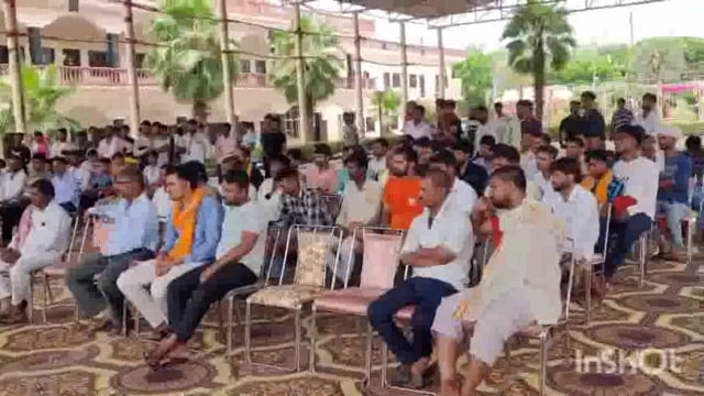 गुरु पूर्णिमा मेला को लेकर उप जिला अधिकारी एवं एआरटीओ ने की ई रिक्शा चालकों के साथ बैठक