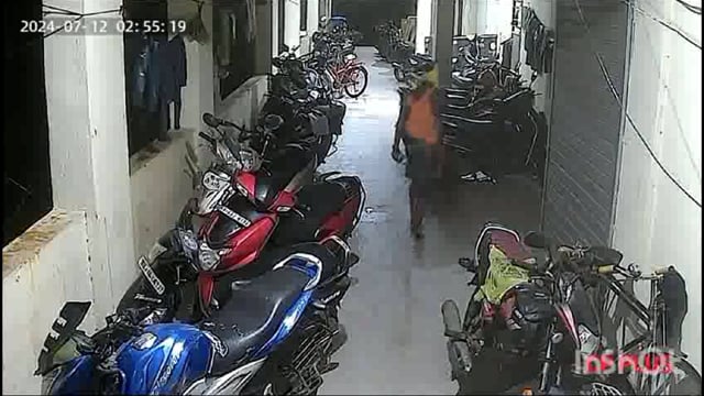 नवी मुंबईत खारघर येथे चड्डी बनियान गॅगचा धुमाकूळ अनेक बंद घरांचे कुलुप तोडुन चोऱ्यांचा प्रकार सी सी टिव्हीत कैद. 