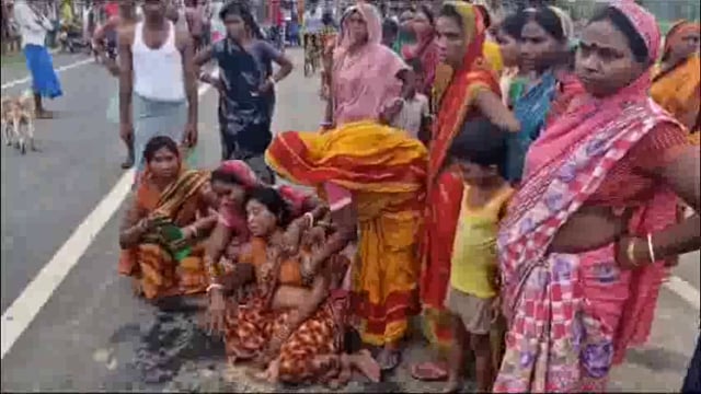 सड़क दुघर्टना में दो की मौत; आक्रोशित लोगों ने किया सड़क जाम: लगभग दो बजे टूटा सड़क जाम