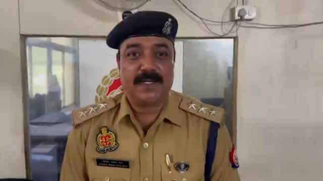 Noida Uttar Pradesh Mein Nainital bank Hai usmein se thago Ne server hang Karke ₹16.50 karod nikal liye 17 June se ab tak 84 khaton Mein rupya lagbhag 84 bar transfer Kiya Gaya Kai khaton Mein ya FIR darj ki gai