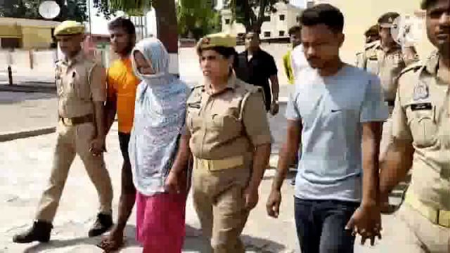 सिधारी थाना क्षेत्र के 43 किलो 5 सौ ग्राम अवैध गांजा के साथ 3 अभियुक्तों को पुलिस ने किया गिरफ्तार