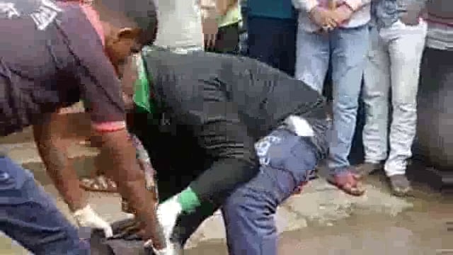 बिदर रोड अर्चना बारच्या बाजूला नालीत एका पुरुष जातीचा मृतदेह आढळला