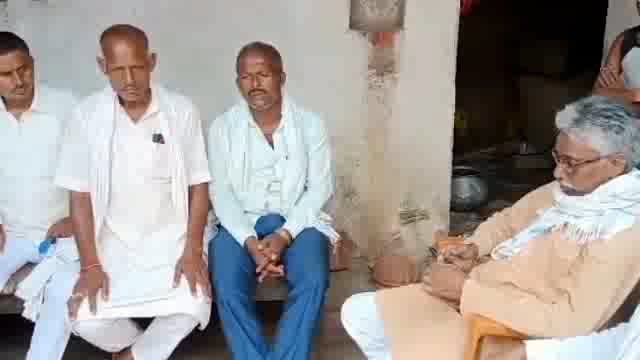 शोक व्यक्त किया गया झुलन विगहा गांव में करेंट लग जाने के कारण मृत्यु हो गया है राजद थरथरी प्रखंड अध्ययक्ष उपेन्द्र कुमार