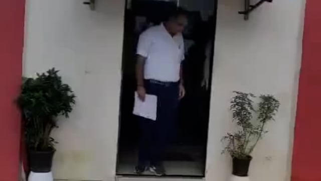 नवी मुंबई आमली पदार्थ विरोधी पथकाने दोघा जणांना ताब्यात घेतले असता त्यांच्या कडे दोन लाख अंशी हजाराचे मेफेङ्न सापडले. 