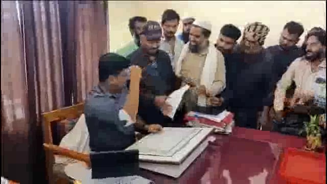 विशाळगड येथे मजिदची तोडफोड करणाऱ्यावर कारवाई करा,हातगाडा युनियनची उपजिल्हाधिकाऱ्याकडे मागणी