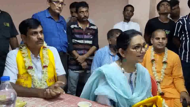 এগরা সাংবাদিকদের মুখোমুখি মেদিনীপুর সাংসদ জুন মালিয়া।