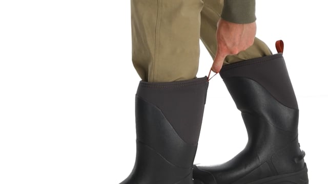 Simms Challenger Insulated Boots for men - durable and warm for winter fishing adventures