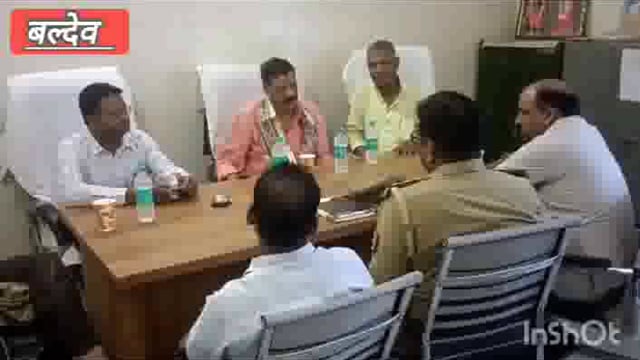 बल्देव गुरु पूर्णिमा पर आने वाले श्रद्धालुओं को लेकर क्षेत्र के विधायक एसडीएम महावन द्वारा नगर पंचायत पर ली गई बैठक