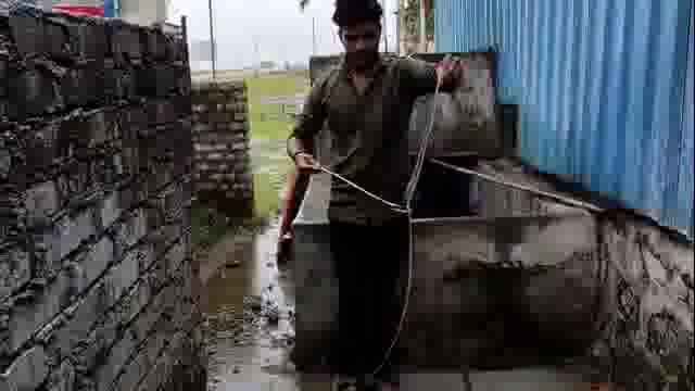 जनकल्याण अकॅडमीत मणियार जातीचा अति विषारी साप आढळला,सर्प मित्र आशिष कल्लूरे यांनी दिले जीवदान