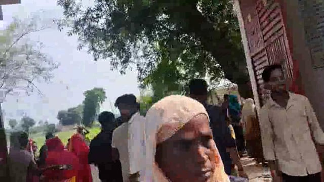 प्रथम सोमवार पर ही मंदनापुर के ग्राम फिरोजपुर डूंडा मैं शिव भक्तों ने किया जल अभिषेक