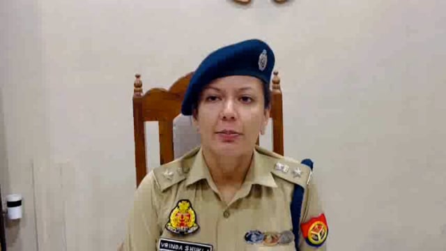 नानपारा कोतवाली क्षेत्र अंतर्गत बुधावा में युवाती के साथ छेड़छाड़ के मामले में पुलिस अधीक्षक ने की बड़ी कारवाई 