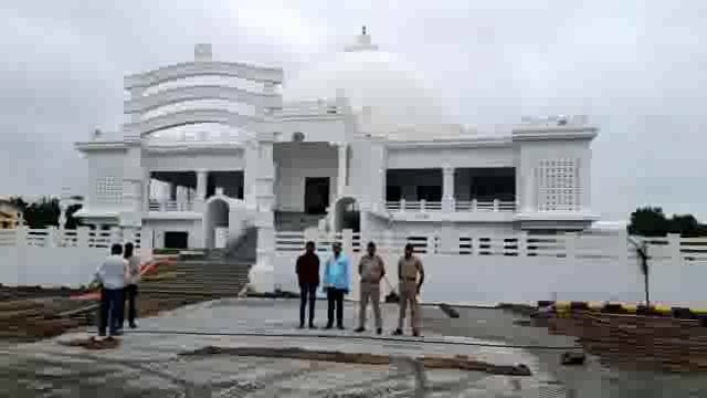 राष्ट्रपती द्रौपदी मुर्मू यांच्या दौऱ्याची जय्यत तयारी सुरू,बौद्ध विहाराबाहेर बंदूकधारी पोलीस तैनात