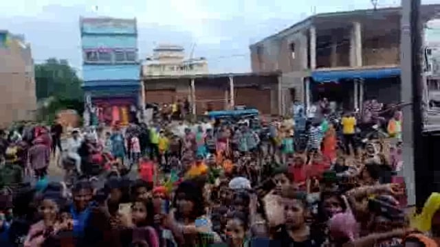 51 लीटर का जल लेकर 350 किलोमीटर पद यात्रा पर निकला गिरिडीह सरिया राजदह के विराट कांवर बम/सनातन धर्म का अलख जगाने 