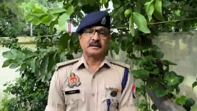 आगरा लखनऊ एक्सप्रेस वे पर ट्रक बस टकराई