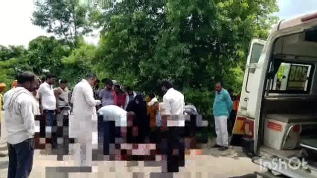 सोनबरसा में हुई सड़क दुर्घटना में बाइक सवार तीन लोग घायल जिसमें से एक की हुई मौत। 