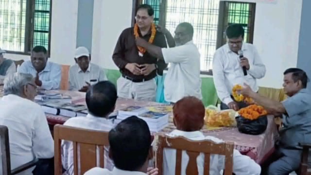 बलरामपुर:उतरौला पंहुचे बार काउंसिल ऑफ उत्तर प्रदेश के सदस्य का अधिवक्ताओं ने किया जोरदार स्वागत 