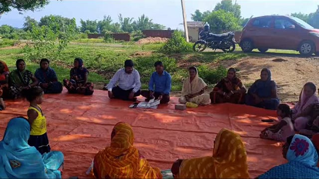 दो हजार आदिवासी किसान तसर कीटपालन कर हो रहे हैं आत्मनिर्भर