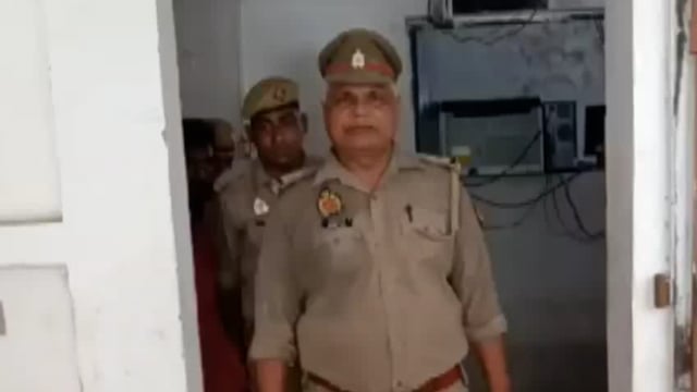 बिजली चोरी के मोटर करने के दो शातिर चोर को पुलिस ने वैश्यपुरवा से दबोचा।