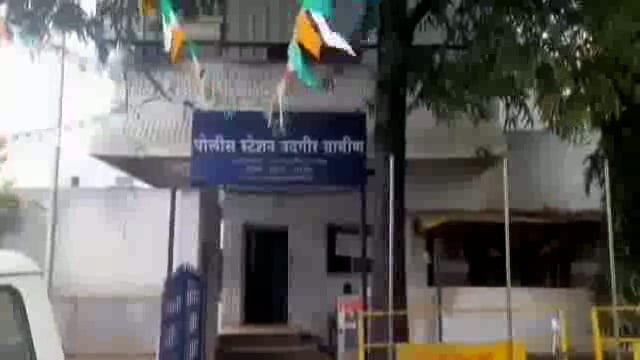 करडखेल पाटी येथे पोलिसांचा छापा 960 रुपयांची देशी दारू पकडली