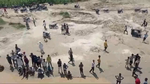  पशु बुग्गी का नियंत्रण बिगड़ने से नदी में डूबा ग्रामीण! शव की तलाश जारी 