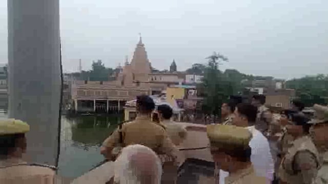 गोवर्धन मानसी गंगा मुकुट मुखारविंद मंदिर का ठेकेदार मंदिर के करोड़ से ज्यादा रुपए लेकर फरार रिपोर्ट दर्ज