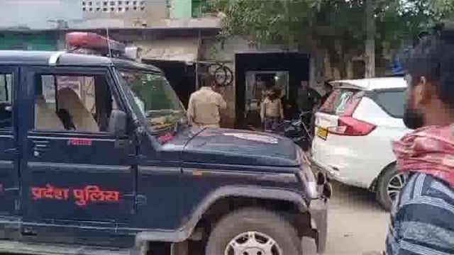 मथुरा में तंत्र-मंत्र के बहाने बुलाकर चचेरी दो बहनों के साथ तांत्रिक ने किया दुष्कर्म