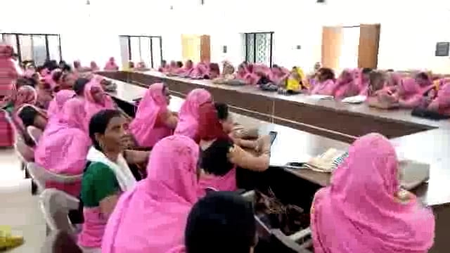 राया:जिला कार्यक्रम अधिकारी मथुरा ने आंगनबाड़ी कार्यकर्ताओं को दी चेतावनी: पोषण ट्रैकर पर समय से कार्यों को करें पूर्ण