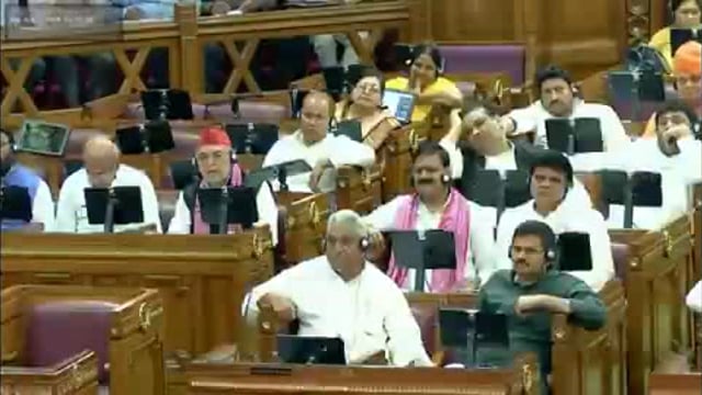 Char Thag.         U. .P  KA vidhansabha mein mukhymantri ne Char thagon ki kahani Sunai