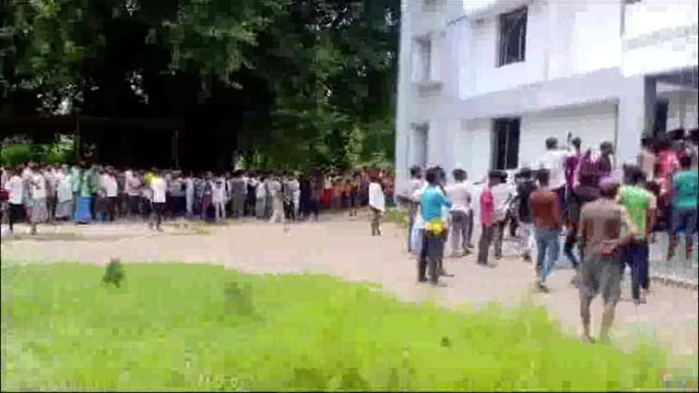 बिजली संकट! नहीं थम रहा है जनता का आक्रोश; आक्रोशित लोगों ने बिजली कार्यालय में जमकर किया हो-हंगामा 