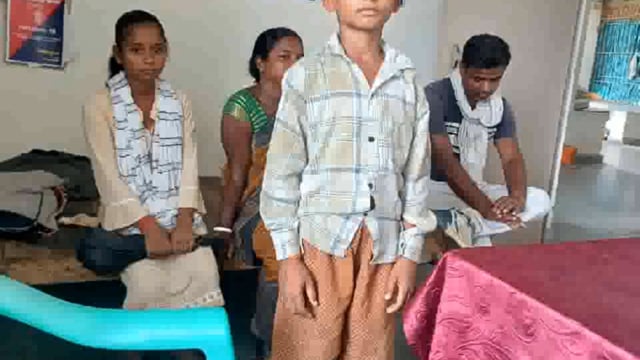 परना डाबर थाना नवादा पुलिस ने एक खोया हुआ  बालक को पटना जिला के लहसुना थाना पुलिस को सौपा