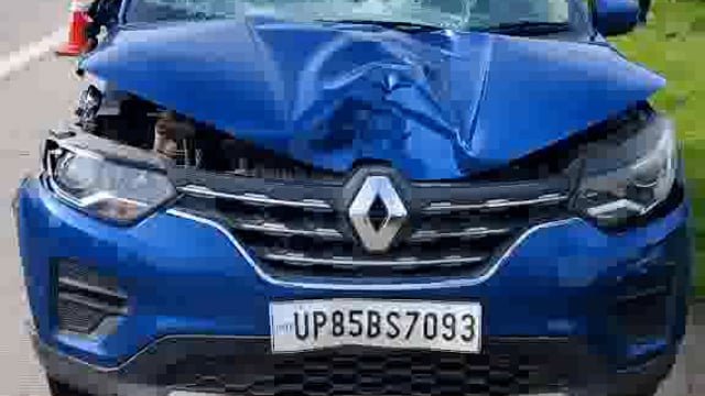 यमुना एक्सप्रेस वे पर कार ने युवक को रौंदा मौके पर हुई दर्दनाक मौत